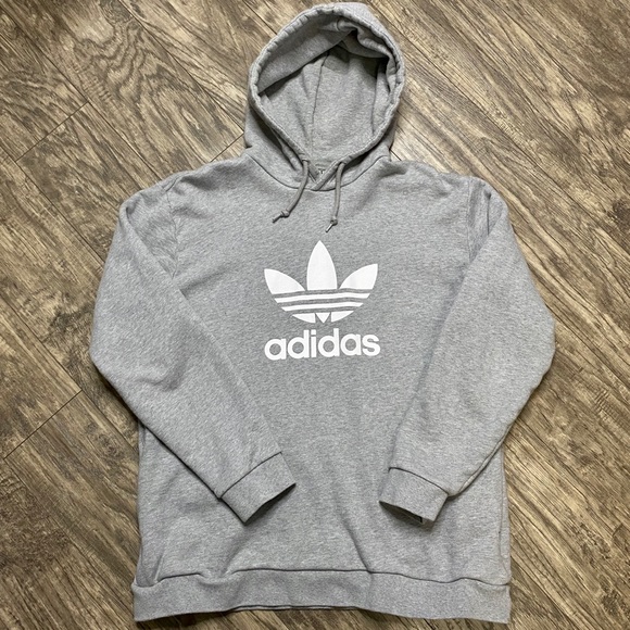 adidas sweatshirt with pockets